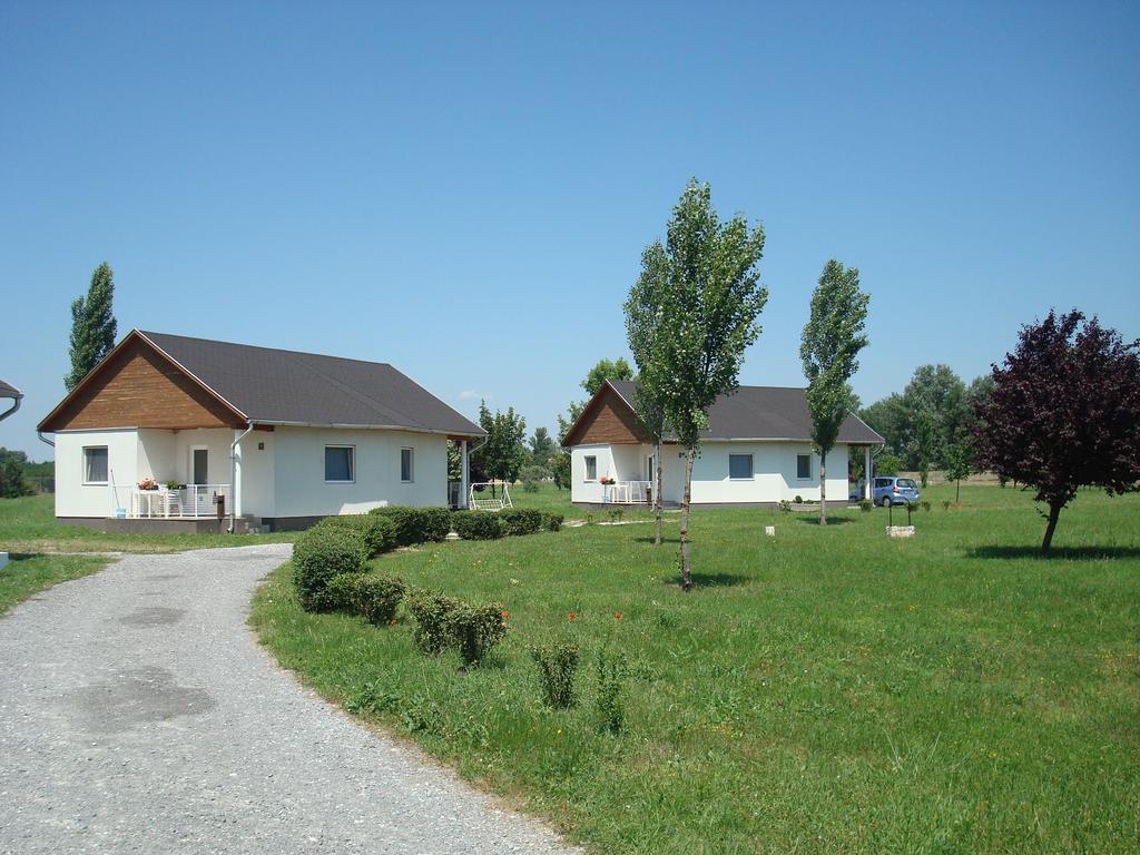 Termal Kemping Apartmanok Тисауйварош Экстерьер фото